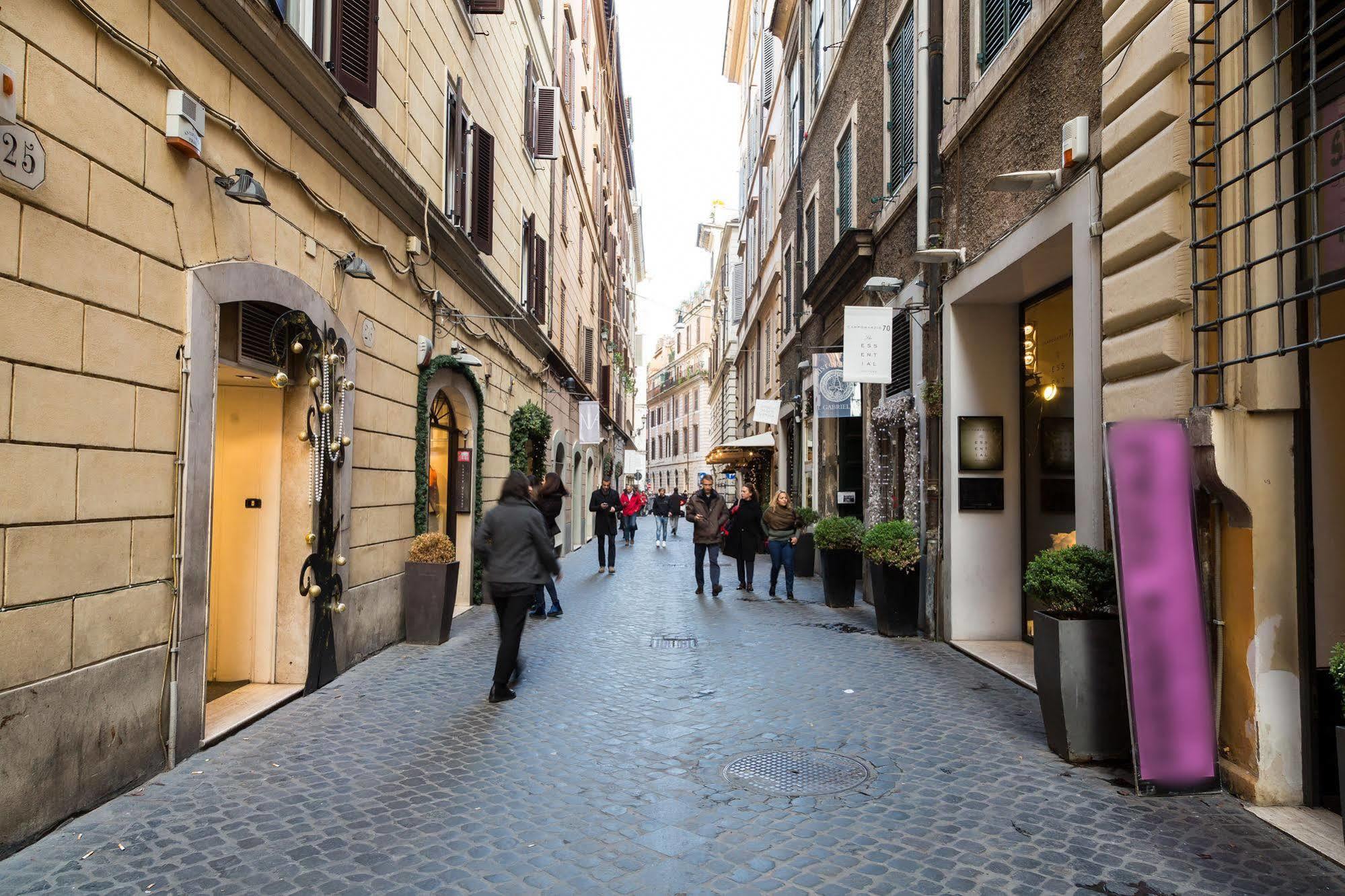 The Spanish Piazza Di Spagna Rom
